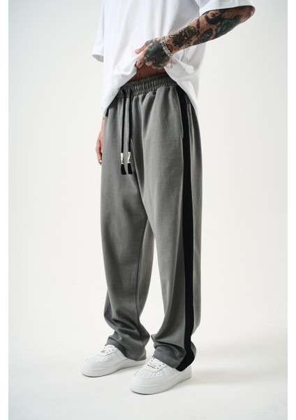 Erkek Tek Şerit Detaylı Interlok Baggy Eşofman Altı Füme fiyatları