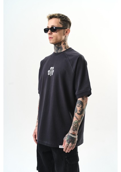 Erkek Unlucky Baskılı Oversize T-Shirt Füme modelleri
