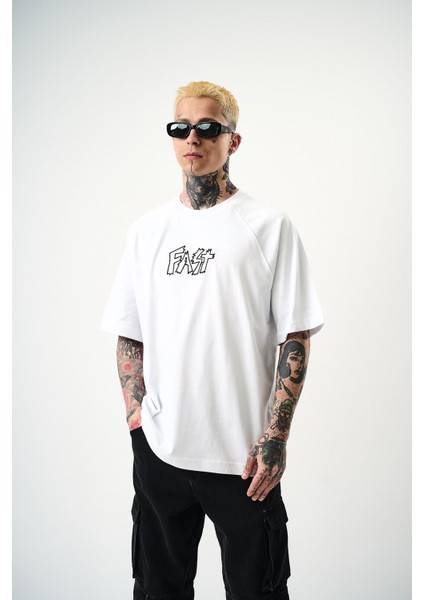 Erkek Fast Nakışlı Oversize T-Shirt Beyaz fiyatları