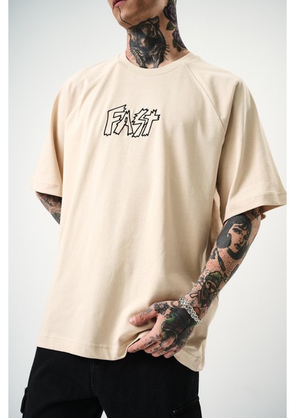 Erkek Fast Nakışlı Oversize T-Shirt Bej indirimleri