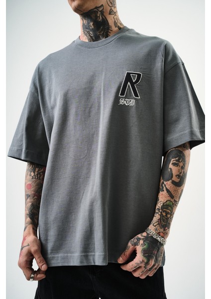 Erkek R Creative Nakışlı Oversize T-Shirt Füme indirimleri