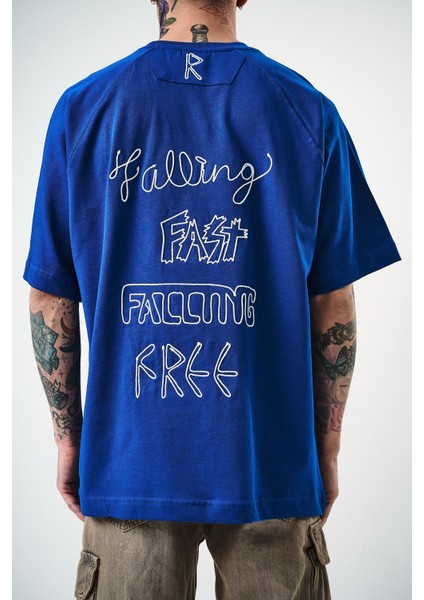 Erkek Fast Nakışlı Oversize T-Shirt Saks fırsatları