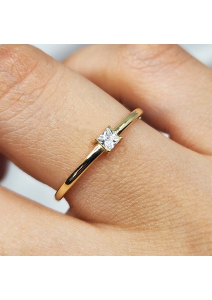 Gümüş Yüzük - Kare Tasarım Swaroski (Zirkon)Taşlı Modern Minimal Tasarım Tektaş 925 Ayar Gümüş Yüzük