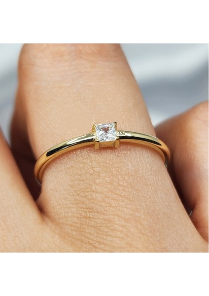 Gümüş Yüzük - Kare Tasarım Swaroski (Zirkon)Taşlı Modern Minimal Tasarım Tektaş 925 Ayar Gümüş Yüzük