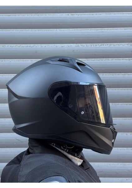 Gıvı 50.7 Mat Siyah Kask (Siyah Camlı)
