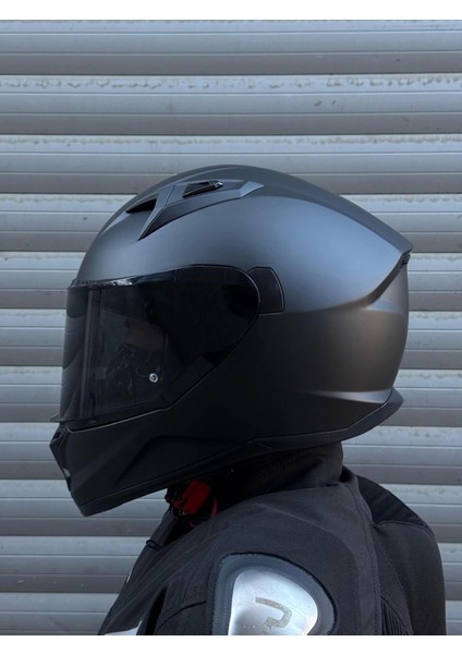 Gıvı 50.7 Mat Siyah Kask (Siyah Camlı)