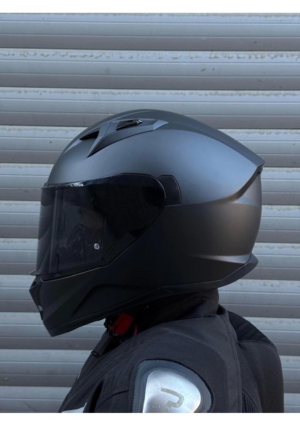 Gıvı 50.7 Mat Siyah Kask (Siyah Camlı)
