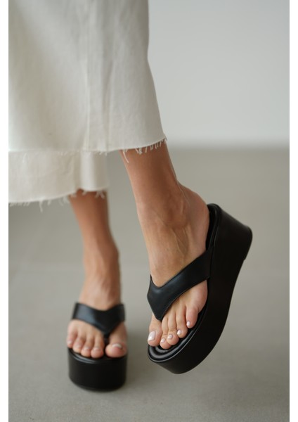 Lexis Kalın Topuklu Parmak Arası Kadın Terlik- Siyah