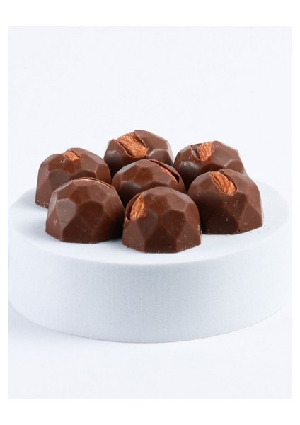 %50 Kakao Bademli Sütlü Spesiyal Çikolata - 500 G