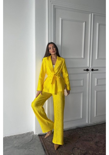 Neon Beli Kuşaklı Ceket ve Pantolon Parlak Takım modelleri