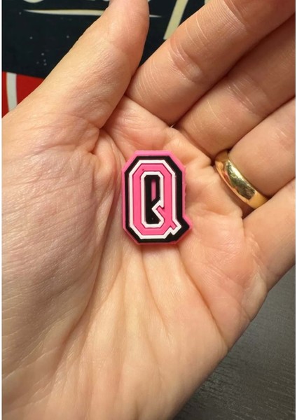Terlik Süsü/pembe Q Harfi