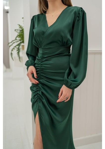 Zümrüt V Yaka Saten Elbise