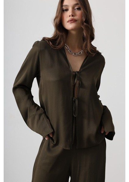 Önden Biyeli Bluz ve Pantolon Takım - Haki