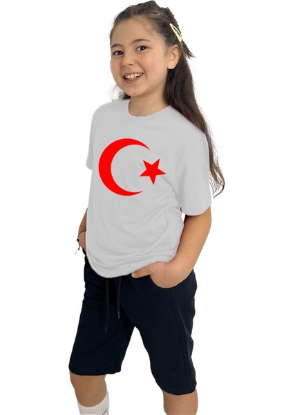 Bayrak Baskılı Kız Çocuk Tişört ve Şort Takımı | %100 Pamuk, Şık ve Rahat