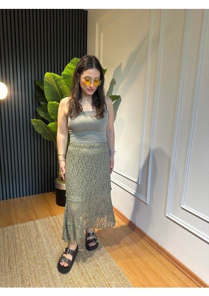 Dantelli Etek Haki
