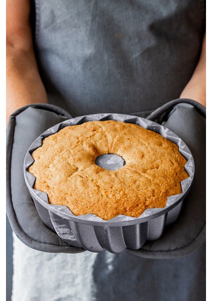 Masterclass Dökme Alüminyum Dekoratif Kek Kalıbı 24.5cm/9