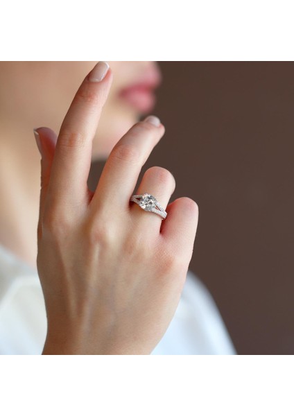 Sky Diamond Radiant 2.00CT Gümüş Yüzük fiyatları