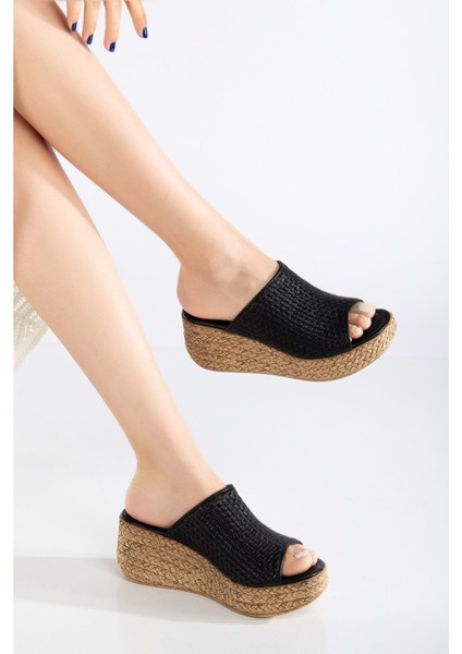 Kadın Hakiki Deri Örgülü Terlik - Siyah