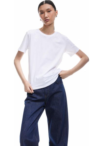Yeni Sezon Pamuklu Regular Fit Kısa Kollu Bisiklet Yaka Kadın Basic Tişört