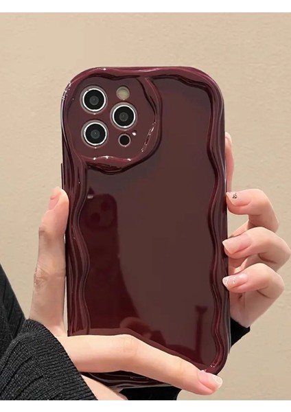 Iphone 15 Pro Uyumlu Kılıf Dalgalı Kenarlı Şık Darbelere Karşı Dayanıklı Yumuşak Silikon Kapak Bordo
