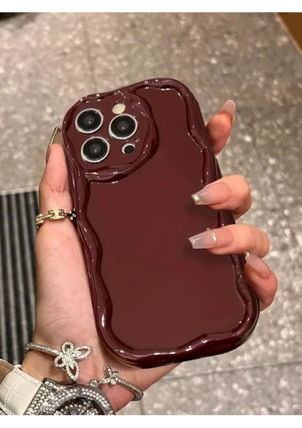 Iphone 16 Pro Max Uyumlu Kılıf Dalgalı Kenarlı Darbelere Karşı Dayanıklı Yumuşak Silikon Kapak Bordo