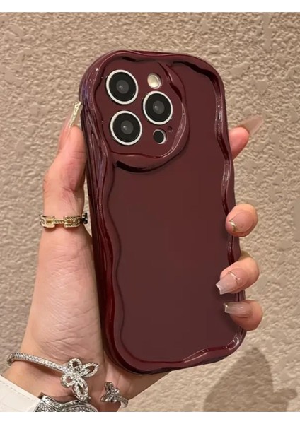 Iphone 16 Pro Uyumlu Kılıf Dalgalı Kenarlı Şık Darbelere Karşı Dayanıklı Yumuşak Silikon Kapak Bordo