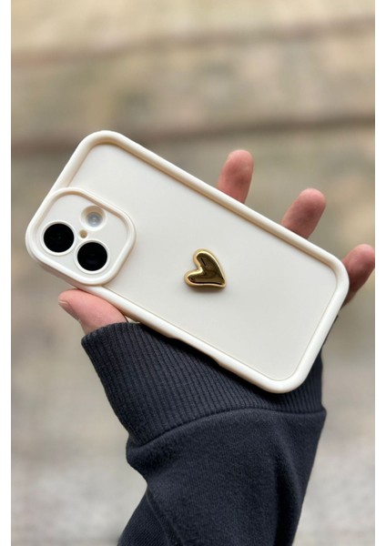Iphone 16 Uyumlu Kılıf 3D Gold Kalp Darbelere Dayanıklı Yumuşak Kamera Korumalı Kapak Beyaz