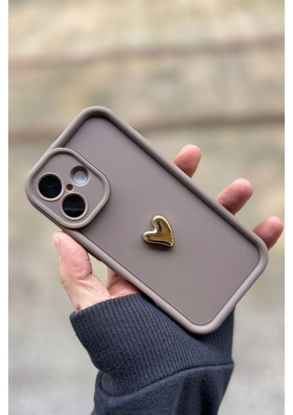 Iphone 16 Uyumlu Kılıf 3D Gold Kalp Darbelere Dayanıklı Yumuşak Kamera Korumalı Kapak Kahve
