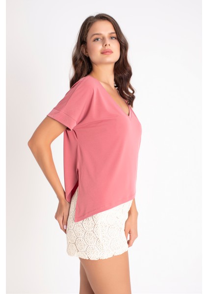 Blush Breeze – V Yaka Asimetrik Kesim Yazlık Bluz