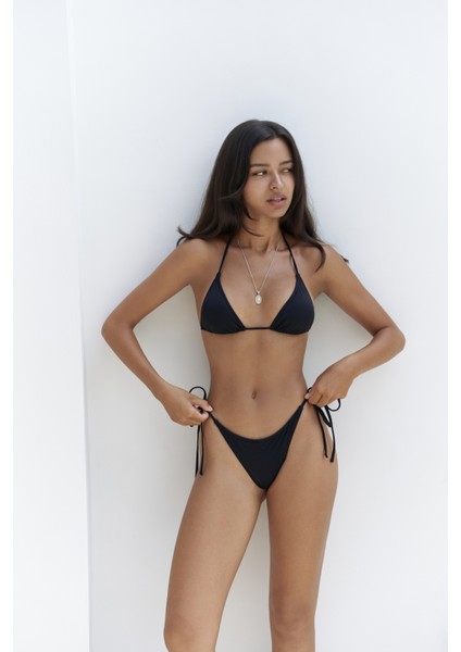 Arief Bağlamalı Gloplu Siyah Bikini Üstü