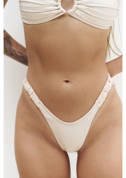 Zahira Yan Büzgü Detaylı Brezilyan Bej Bikini Altı fırsatları