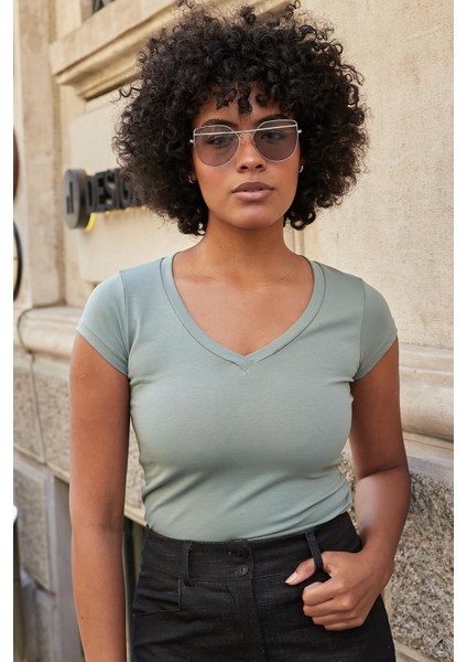 V Yaka Kısa Kol Likralı Pamuk Kumaş Body-Koyu mint modelleri