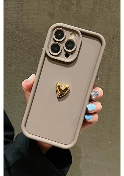 Iphone 14 Pro Max Uyumlu Kılıf 3D Gold Kalp Darbelere Dayanıklı Yumuşak Kamera Korumalı Kapak Kahve