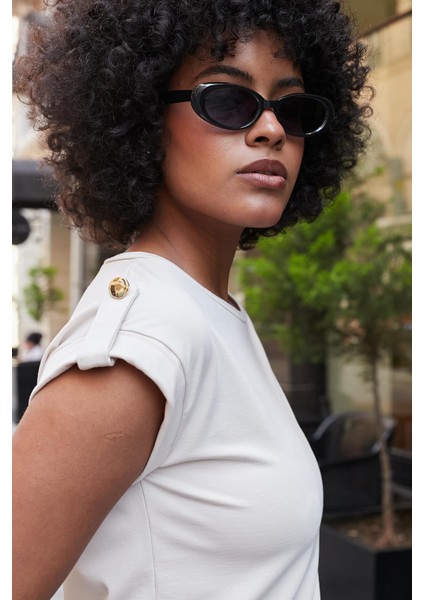 Kadın Kaliteli Likrasız Span Kumaş Geniş Sıfır Yaka Duble Kollu Apoletli Düğmeli T-Shirt Bluz-Şampanya indirimleri