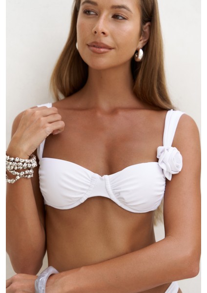 Larasis Çiçek Detaylı Gloplu Beyaz Bikini Üstü modelleri