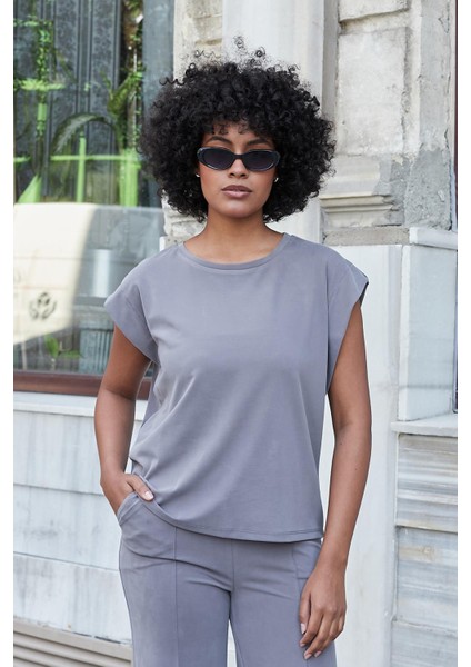 Kadın Modal Ipeksi Likralı Kumaş Geniş Sıfır Yaka Düşük Omuzlu T-Shirt Bluz-Antrasit