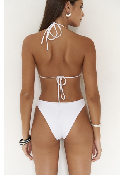 Samudra Halka Detaylı Beyaz Bikini Üstü