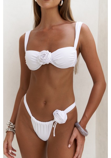 Larasis Çiçek Detaylı Beyaz Bikini Altı modelleri