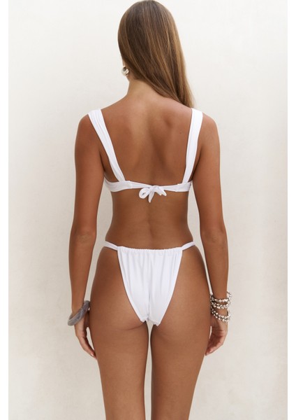 Larasis Çiçek Detaylı Beyaz Bikini Altı fırsatları