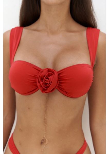 Larasis Çiçek Detaylı Gloplu Kırmızı Bikini Üstü