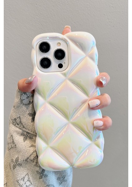 Iphone 15 Pro Max Uyumlu Kılıf Beyaz Baklava Desenli Hologramlı Dayanıklı Yumuşak Silikon Kapak