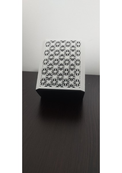 Desenli 3 Bölmeli Yatay Kalemlik || 3D Baskı Dayanıklı Pla Malzeme || Siyah ve Beyaz || 9X10X11 cm | Kalem Kutusu