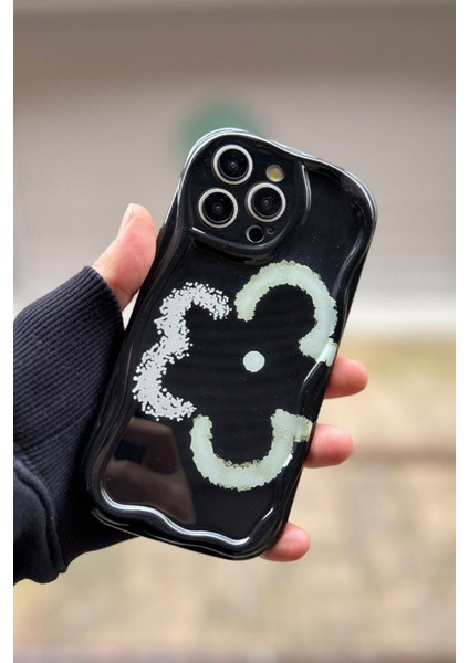 Iphone 16 Pro Uyumlu Kılıf New Flower Desenli Darbelere Dayanıklı Yumuşak Silikon Kapak Siyah