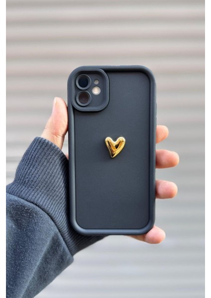 Iphone 12 Uyumlu Kılıf 3D Gold Kalp Darbelere Dayanıklı Yumuşak Kamera Korumalı Kapak Siyah