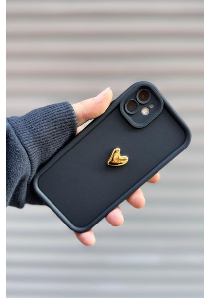Iphone 12 Uyumlu Kılıf 3D Gold Kalp Darbelere Dayanıklı Yumuşak Kamera Korumalı Kapak Siyah modelleri