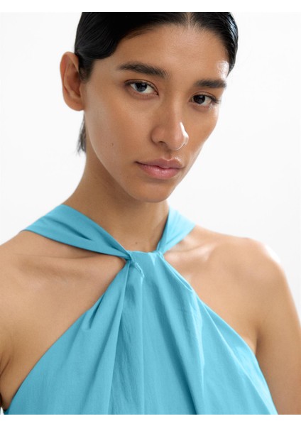 Halter Yaka Dökümlü Elbise indirimleri