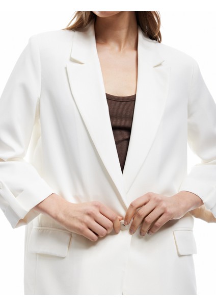 Yeni Sezon Modal Kumaş Karışımlı Uzun Kollu Cep Detaylı Kruvaze Blazer Ceket