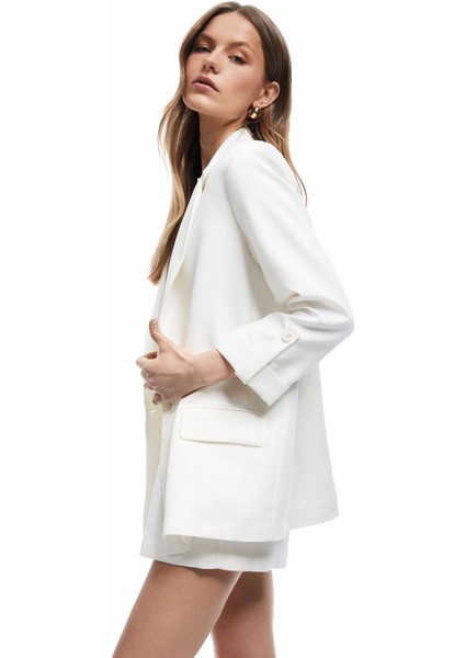 Yeni Sezon Modal Kumaş Karışımlı Uzun Kollu Cep Detaylı Kruvaze Blazer Ceket