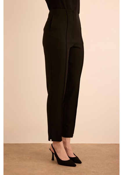 Beli Lastik Detaylı Krep Pantolon