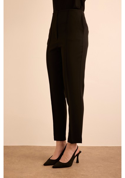 Beli Lastik Detaylı Krep Pantolon
